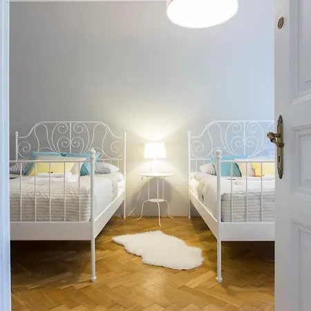 Tyzenhauz Grand Apartment Krakow