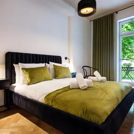 Tyzenhauz Grand *