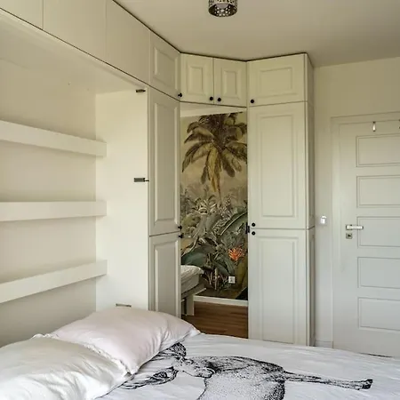 Konopnicka 61 Top Floor Apartment *