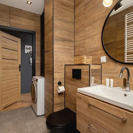 Tauron Arena Lema Family By Renters Apartment