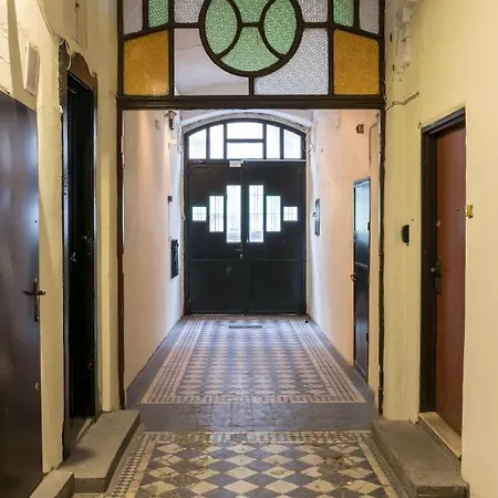 Old Starowislna Apartment *