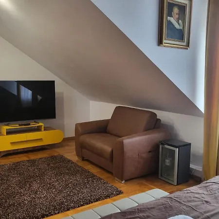 The Castle & - Free Parking - (adults Only) Apartment
