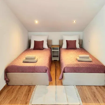 Cozy Country 6persons Close To Airport Apartment *