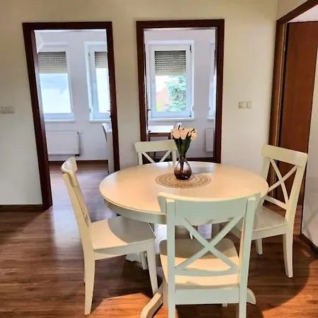 Cozy Country 6persons Close To Airport Apartment *