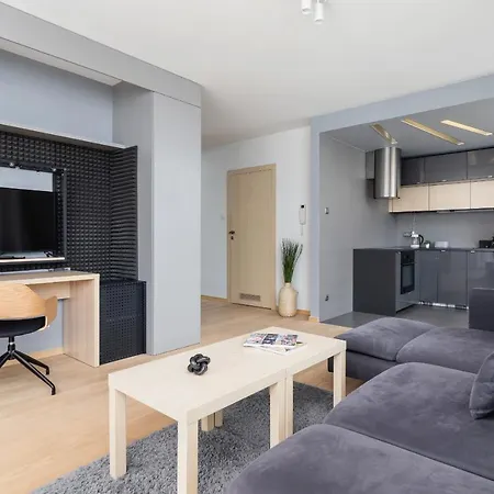 Stawowa With Balcony & Parking Cracow By Renters Apartament Kraków
