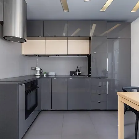 Stawowa With Balcony & Parking Cracow By Renters Apartament *
