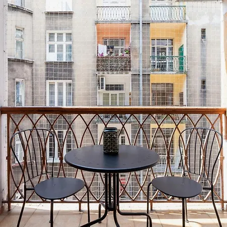 Spacious Retro In The Center Of Cracow By Renters Krakow