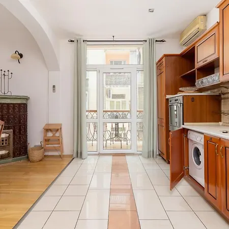 Spacious Retro In The Center Of Cracow By Renters Apartment *