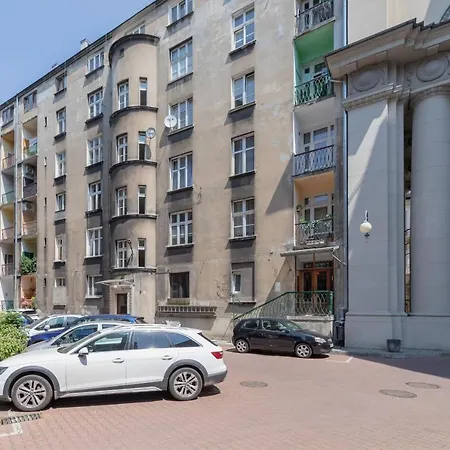 Spacious Retro In The Center Of Cracow By Renters *