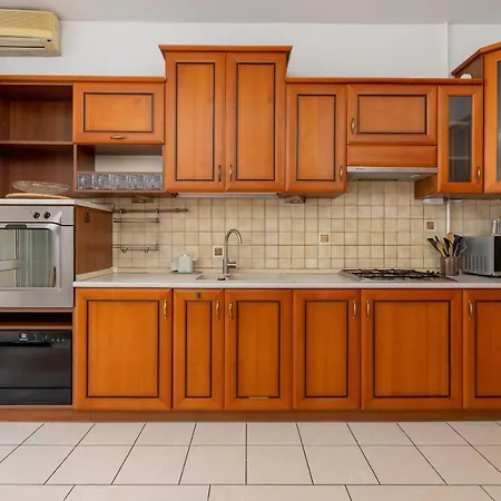 Spacious Retro In The Center Of Cracow By Renters *