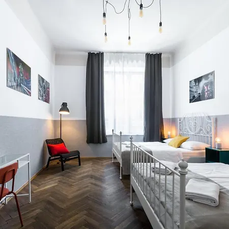 Friendhouse Starovislna Apartment *