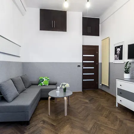 Friendhouse Starovislna *