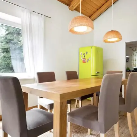 Homestay Sloneczne Pokoje W Parku *