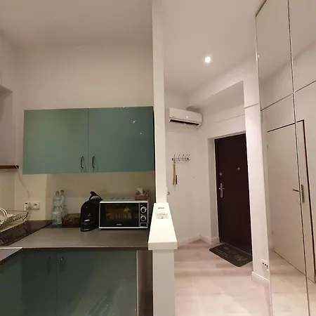 L-2 Center O&p Apartfamily Apartment