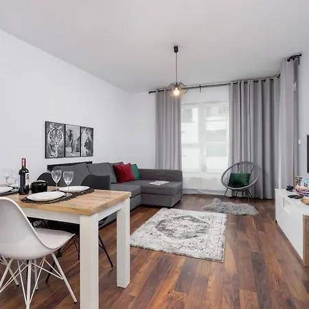 Zablocie Pet-friendly Slusarska By Renters Apartment *