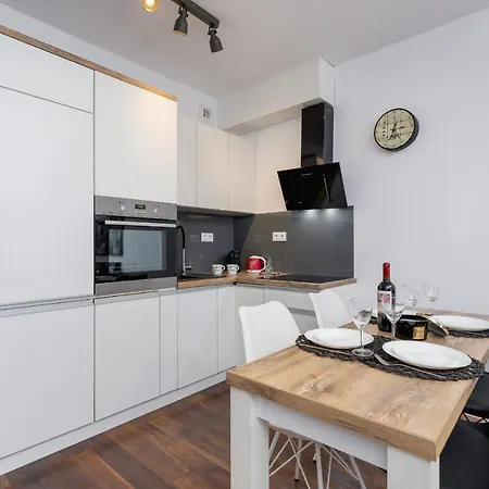 Zablocie Pet-friendly Slusarska By Renters *