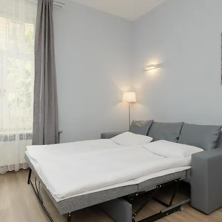 Planty Park Lobzowska By Renters Apartamento Cracovia