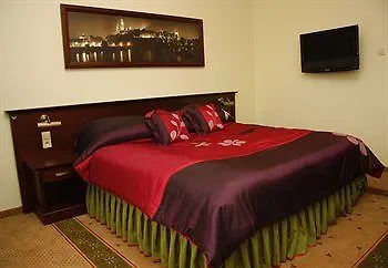 Bed & Breakfast Dworek Magnat Modlniczka