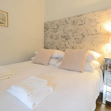 Crystal Chez Helena Aparthotel 3*