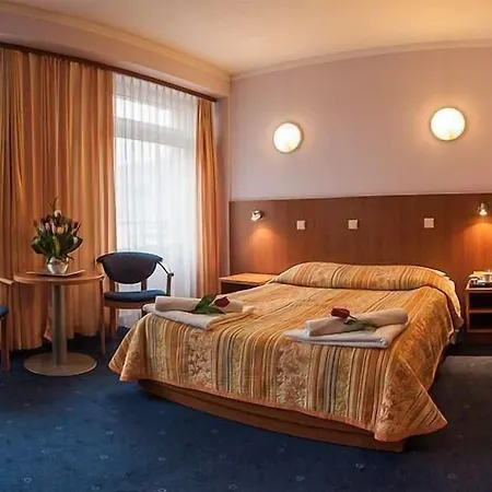 Alexander 3*