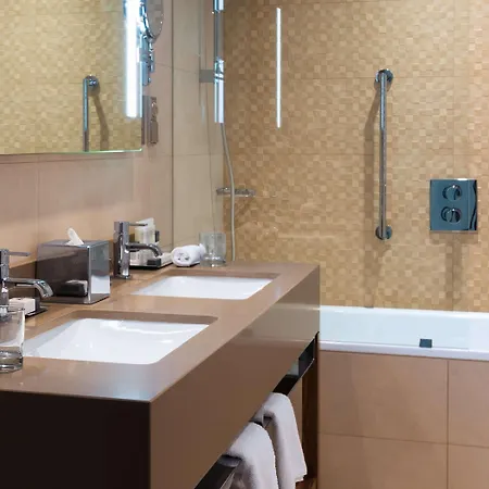 Doubletree By Hilton & Convention Center 4*