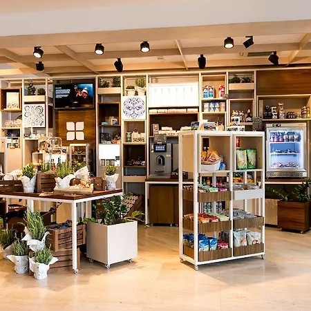 Hilton Garden Hotel 4*