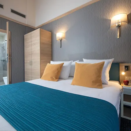 Leonardo Boutique Old Town 3*