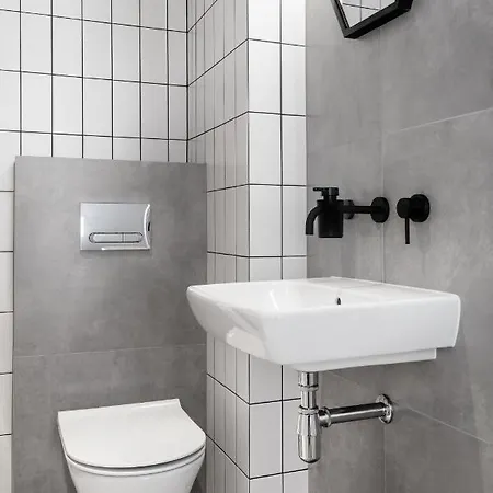 Househost Apartament: Ul. Miodowa 42/42b * Krakow