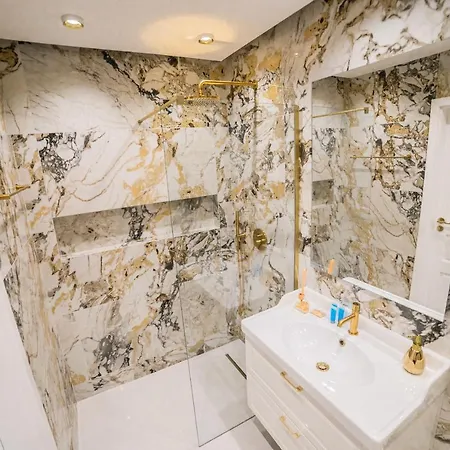 Kazimierza Wielkiego Luxury Apartment *
