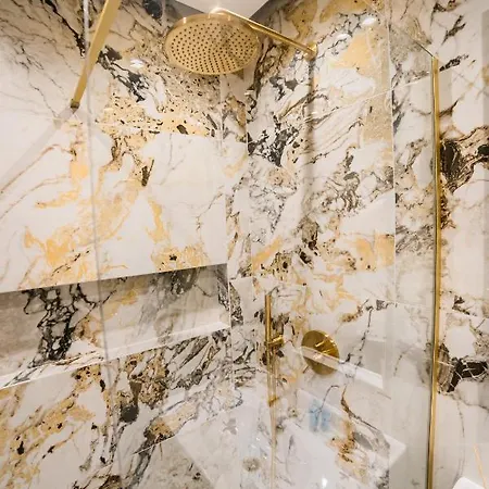 Kazimierza Wielkiego Luxury Apartment *