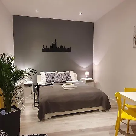 L-2 Center O&p Apartfamily Apartment *