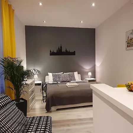L-2 Center O&p Apartfamily Apartment