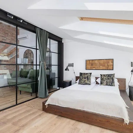 Wawel Castle Modern Dietla By Renters *