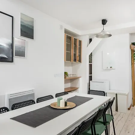 Old Town Loft - 7 Bedroom - By Upstairs