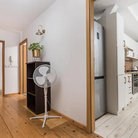 Old Town Loft - 7 Bedroom - By Upstairs *