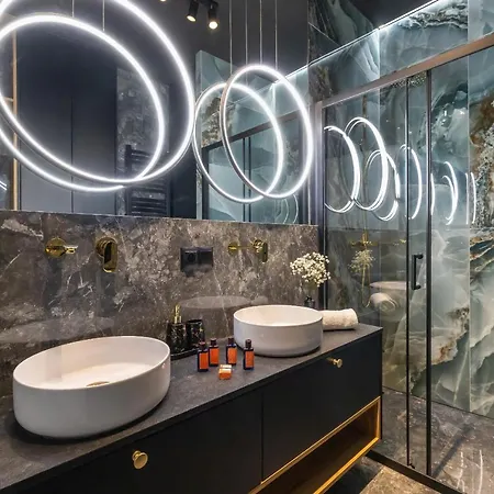 Starowislna Elegant With Air Conditioning Kazimierz Cracow By Renters Prestige Krakow