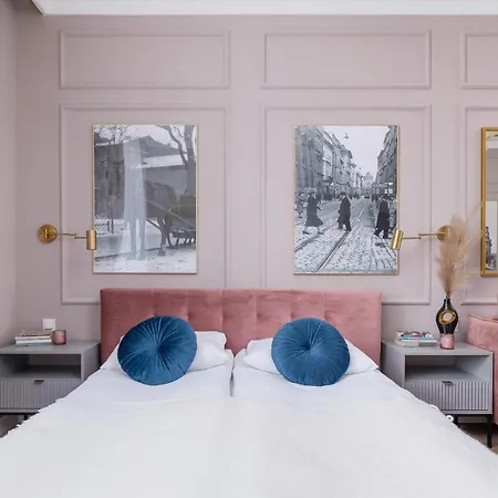 Starowislna Elegant With Air Conditioning Kazimierz Cracow By Renters Prestige Apartment