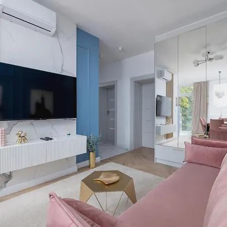 Starowislna Elegant With Air Conditioning Kazimierz Cracow By Renters Prestige Krakow