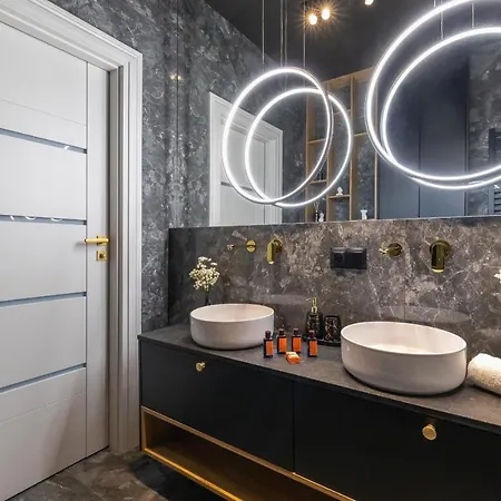 Starowislna Elegant With Air Conditioning Kazimierz Cracow By Renters Prestige *