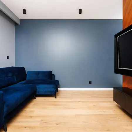 Apartment Of The Kings-julia