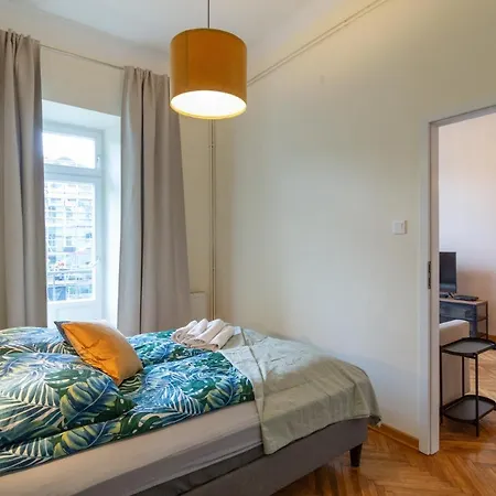 Beautiful Fully Equipped By The Main Square Apartamento Cracovia
