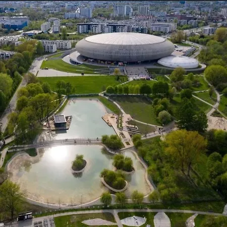 Nowoczesny Dabska Arena / Parking Kraków