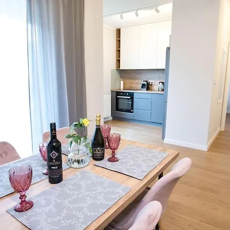 Apartament Nowoczesny Dabska Arena / Parking