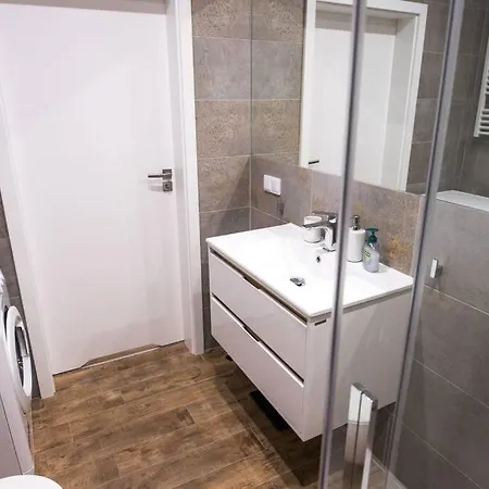 Apartament Nowoczesny Dabska Arena / Parking