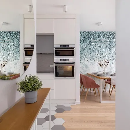 Apartment Vetulaniego With Air Conditioning & Parking By Renters Prestige Krakow