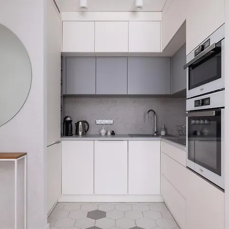 Vetulaniego With Air Conditioning & Parking By Renters Prestige Apartment