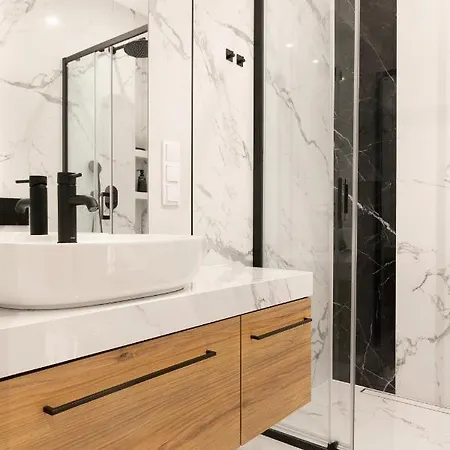 Modern With Air Conditioning, Old Town & Vistula River Apartment