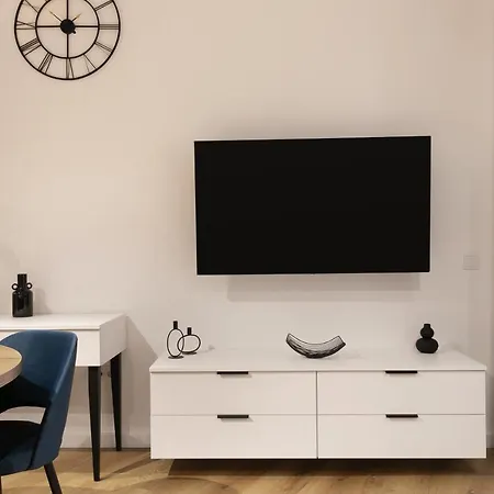Modern With Air Conditioning, Old Town & Vistula River Apartment Krakow
