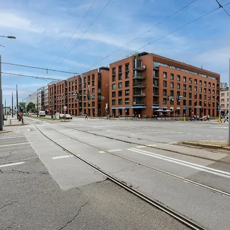 Modern With Free Parking Spot *