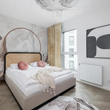Deluxe Podskale 18 With Parking & Balcony In By Renters Prestige Kraków